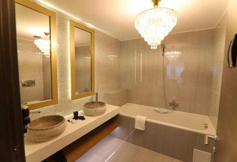 سوییت جونیور لوکس, Elexus Apartments Poiana Brasov