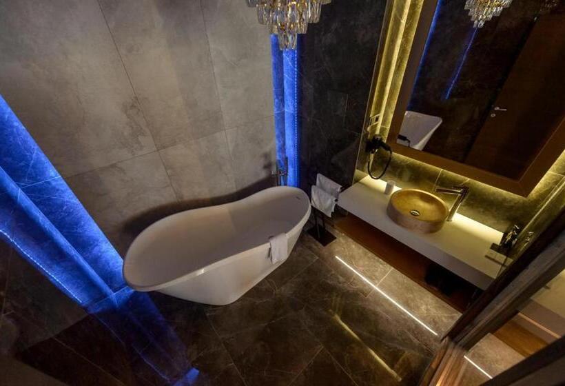 سوئیت رویال, Elexus Apartments Poiana Brasov