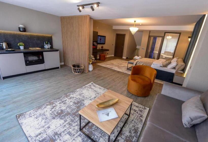 سوئیت رویال, Elexus Apartments Poiana Brasov