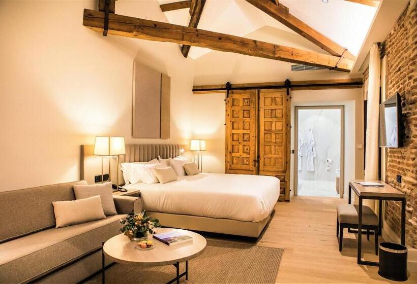 سوئیت جونیور با تخت بزرگ, Sofraga Palacio