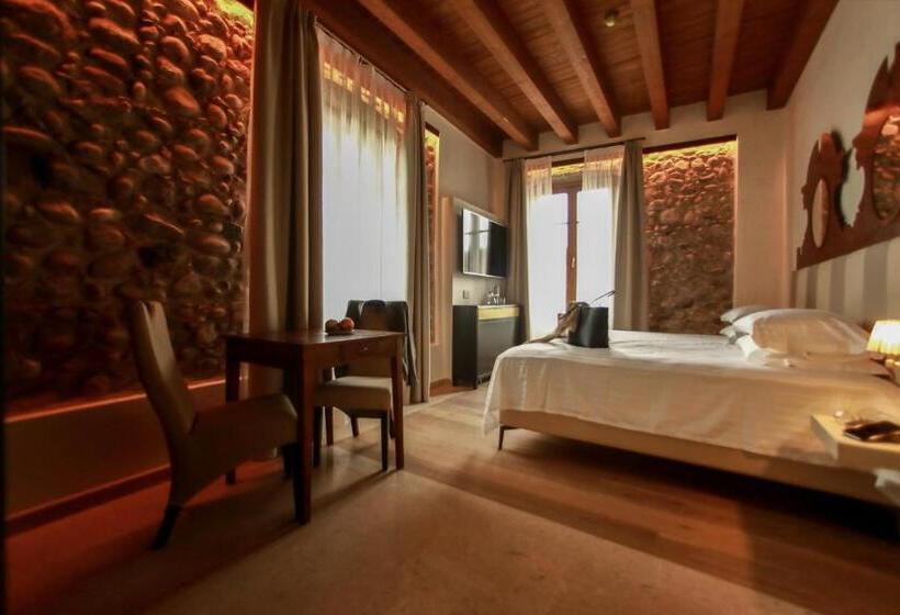 اتاق راحتی سه تخته, Corte Regia Relais & Spa