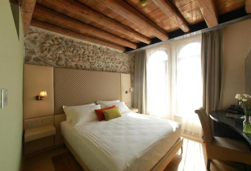 اتاق لوکس, Corte Regia Relais & Spa