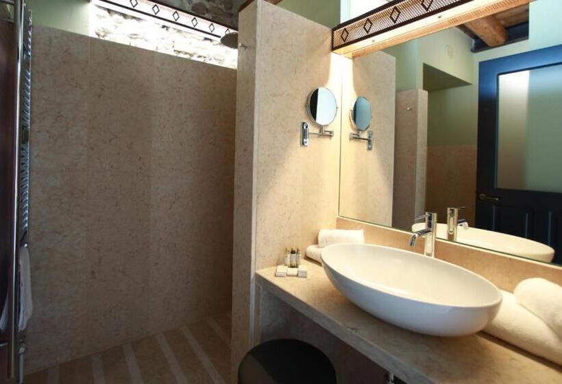 اتاق لوکس سه تخته, Corte Regia Relais & Spa