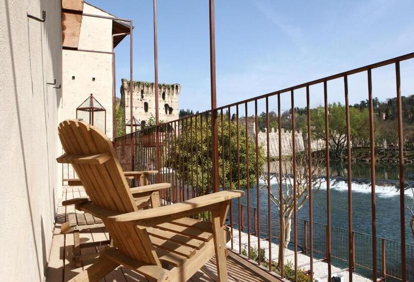 سوئیت با چشم‌انداز رودخانه, Corte Regia Relais & Spa