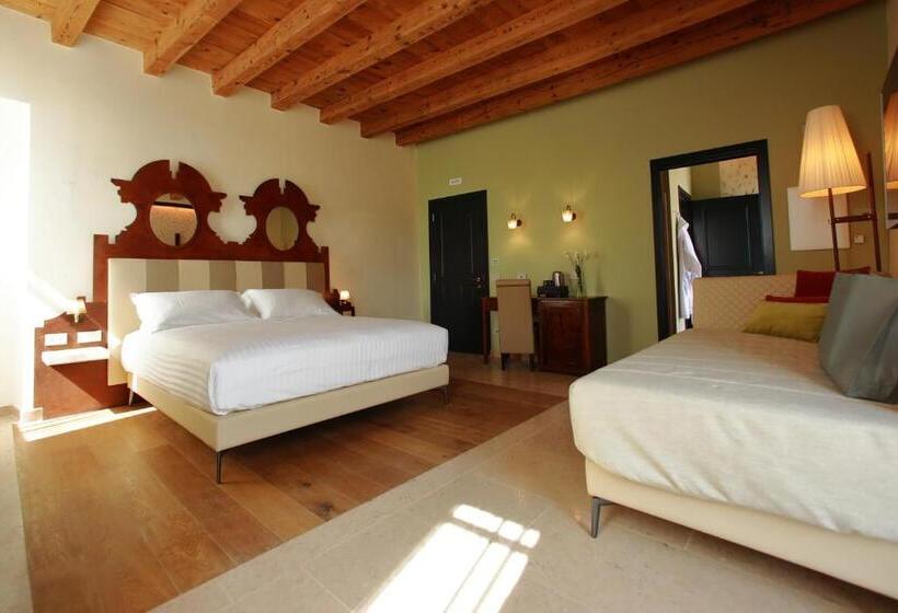 سوئیت با چشم‌انداز رودخانه, Corte Regia Relais & Spa