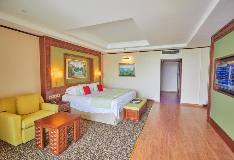 اتاق لوکس با تخت بزرگ, Goma Serena