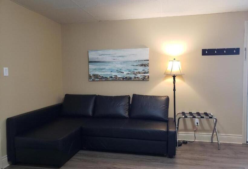 استودیوی استاندارد, Parlee Beach Motel