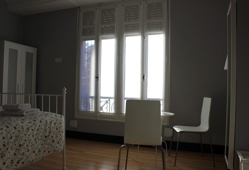 اتاق استاندارد, Hi Valencia Canovas