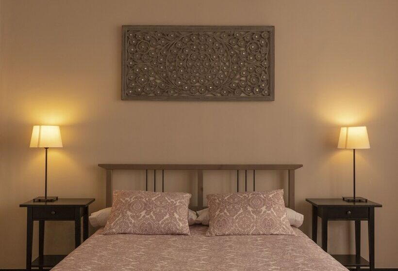 اتاق سوپریور سه تخته, Hi Valencia Canovas