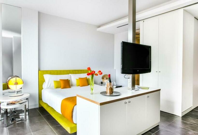 سوییت, Cosmo Apartments Sants