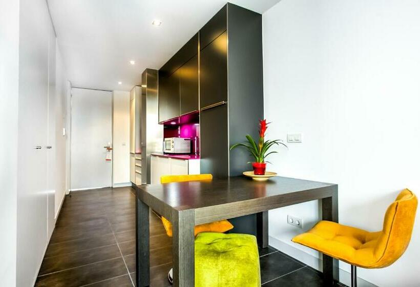 سوییت, Cosmo Apartments Sants