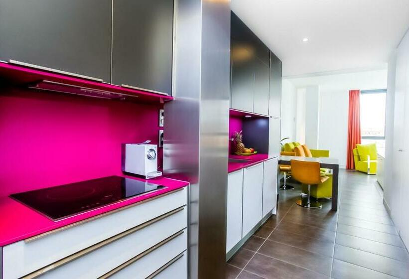 سوییت, Cosmo Apartments Sants