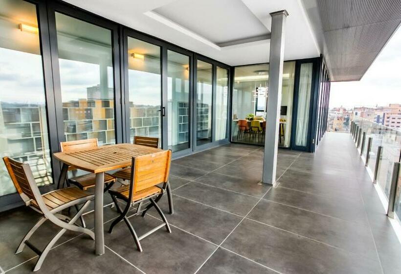 Deluxe Apartement met 3 Slaapkamers, Cosmo Apartments Sants