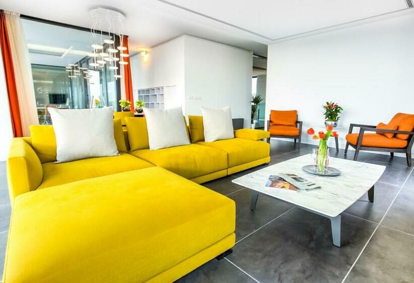 3-Bedroom Deluxe Apartment, Cosmo Apartments Sants