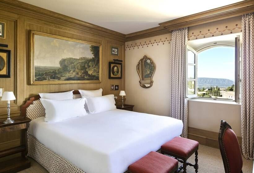 Classic Room with Views, Airelles Gordes, La Bastide