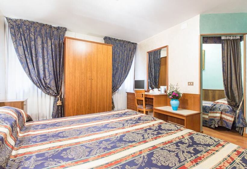 اتاق استاندارد چهار تخته, Al Piave