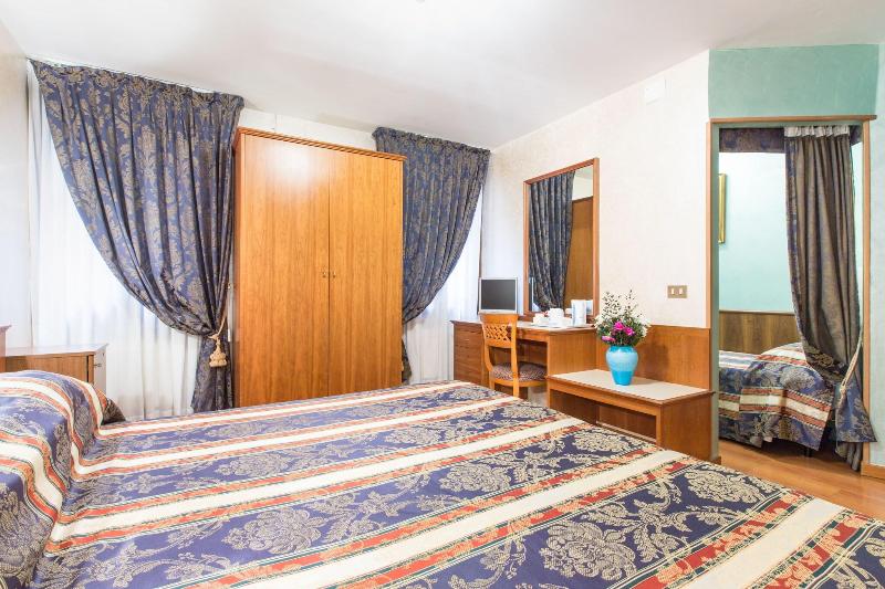 اتاق استاندارد چهار تخته, Al Piave