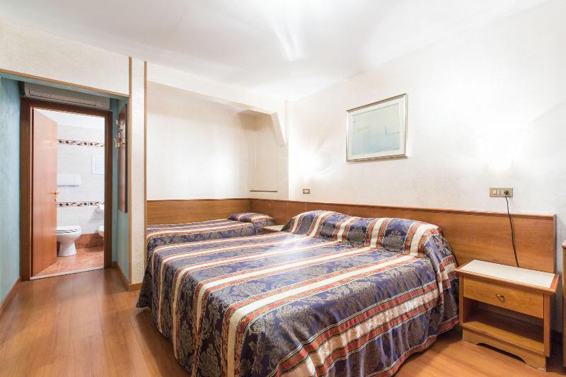اتاق استاندارد چهار تخته, Al Piave