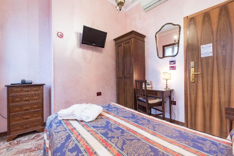اتاق استاندارد یک نفره, Al Piave