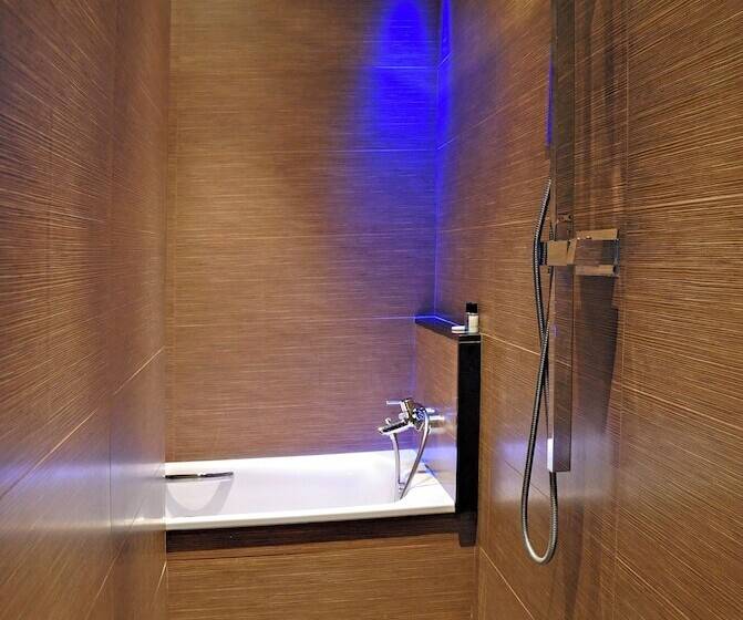سوییت جونیور, Balneario Font Vella  Adults Only