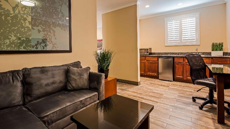 سوئیت با تخت بزرگ, Best Western Plus Avita Suites
