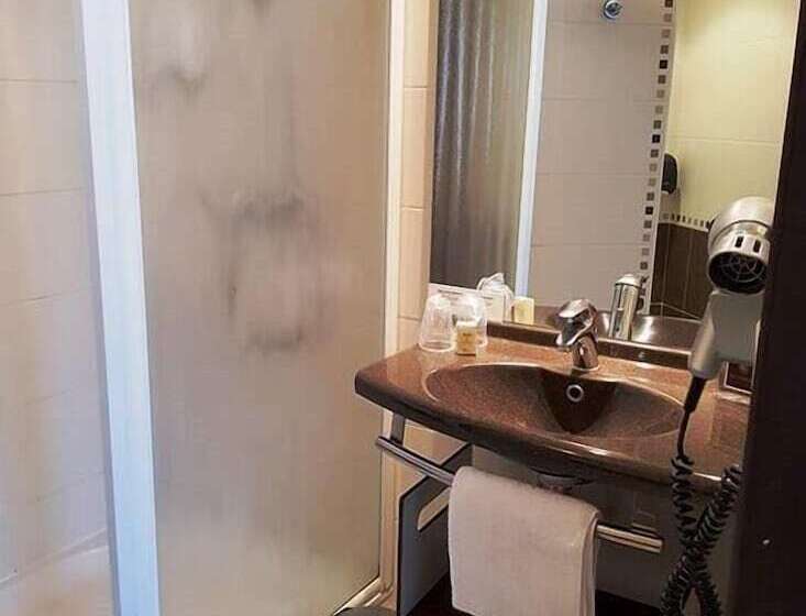 اتاق استاندارد چهار تخته, Logis Boutique Hotel Novalis