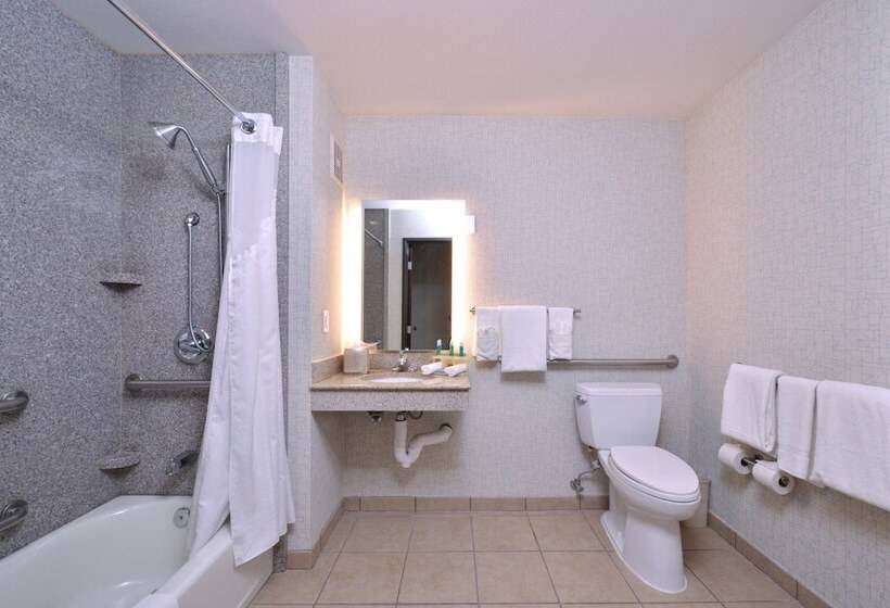 Suite Adapted for people with reduced mobility, Holiday Inn Express San Diego  Otay Mesa