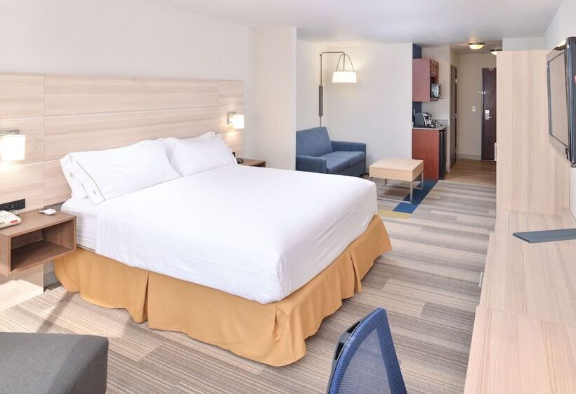 Suite Adapted for people with reduced mobility, Holiday Inn Express San Diego  Otay Mesa