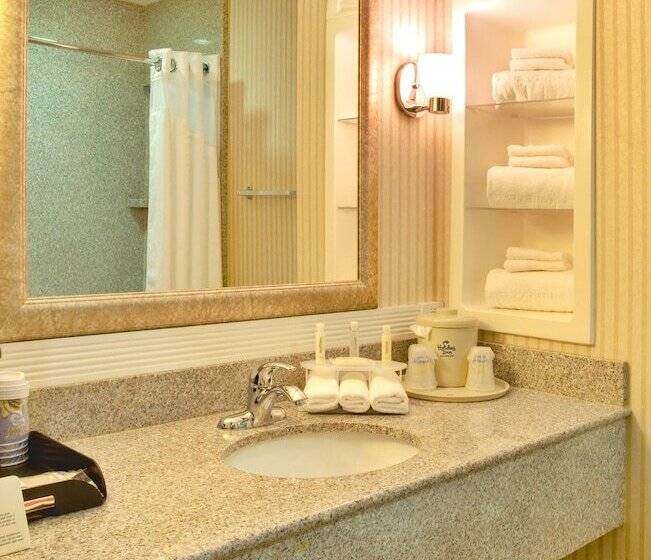 Suite Adapted for people with reduced mobility, Holiday Inn Express San Diego  Otay Mesa