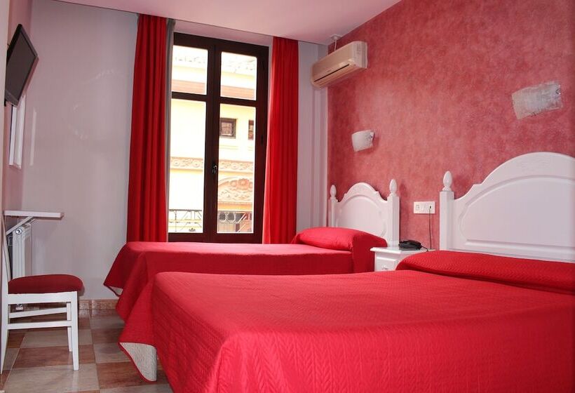 Quarto Triplo Standart, Hostal Sonia