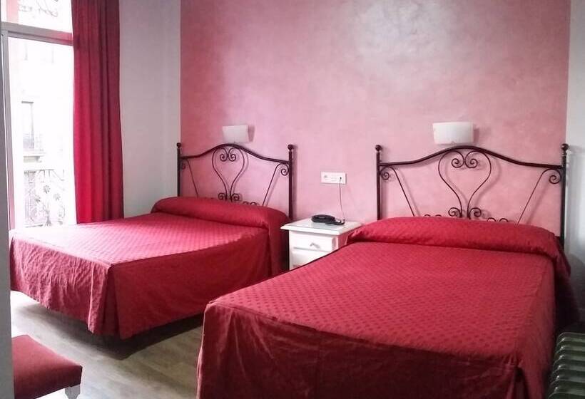 Quarto Triplo Standart, Hostal Sonia