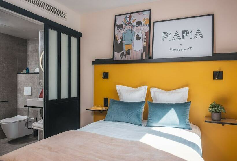 اتاق کلاسیک, Piapia