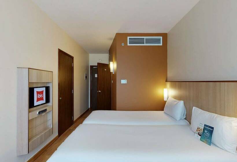 Standard Room, Ibis Al Barsha