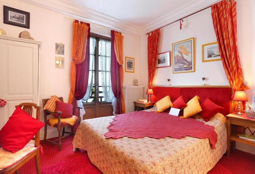 Superior room with lake view, Les Cygnes