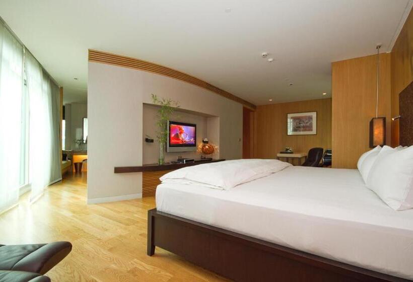 Suite, Maduzi , Bangkok  Asoke