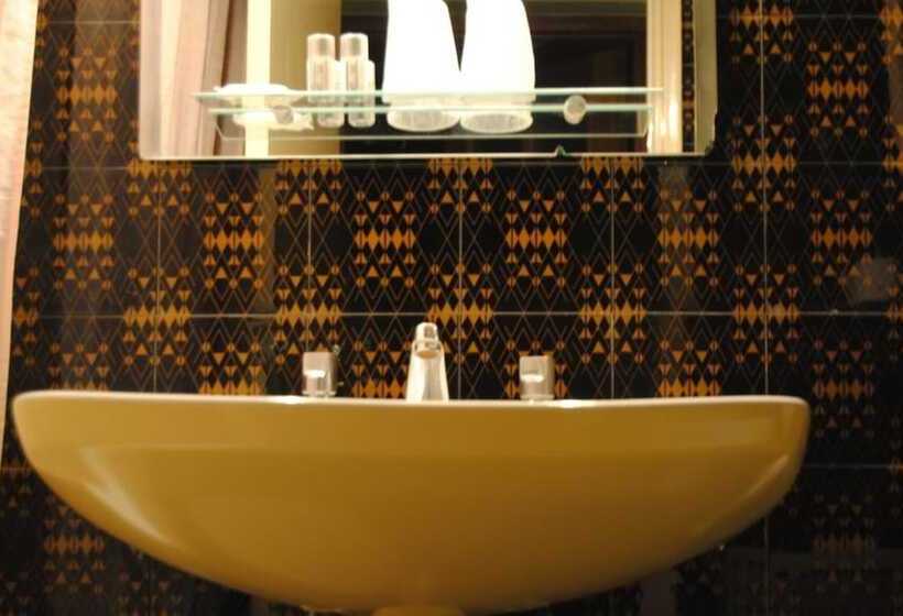 اتاق استاندارد سه نفره, Miradouro