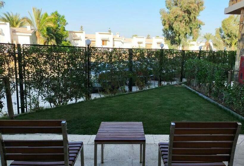 سوییت لوکس, Marina Wadi Degla