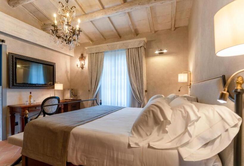 سوییت جونیور, Villa Petriolo