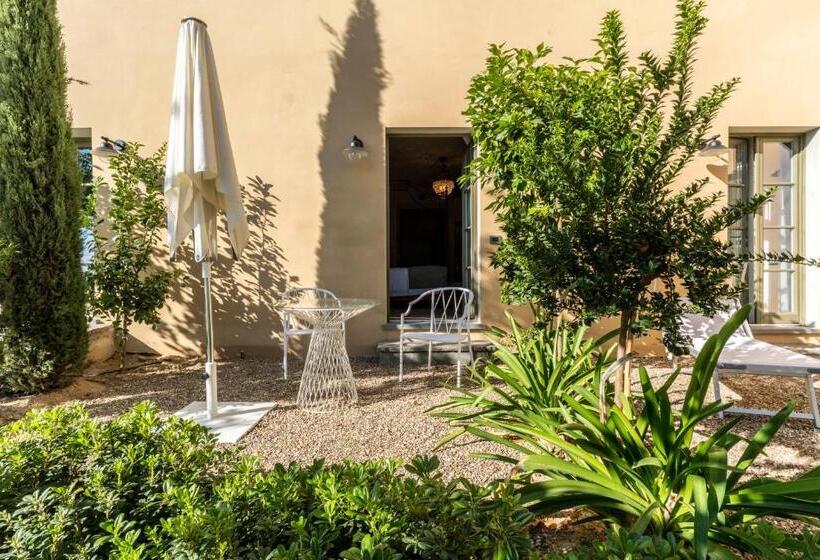 سوییت جونیور با چشمانداز استخر, Villa Petriolo