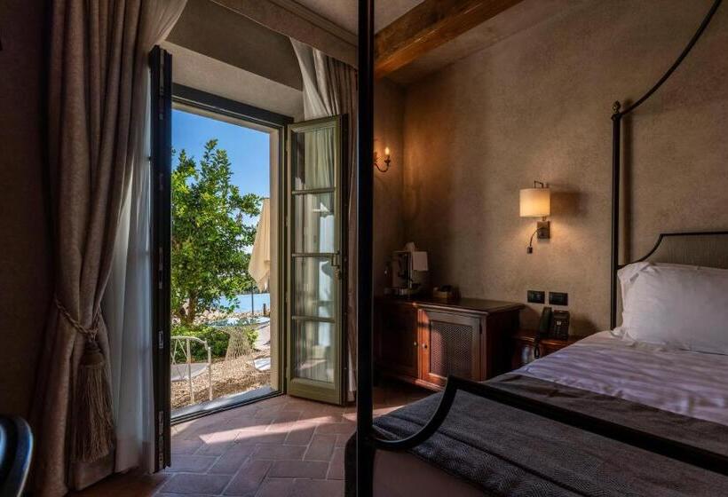 سوییت جونیور با چشمانداز استخر, Villa Petriolo