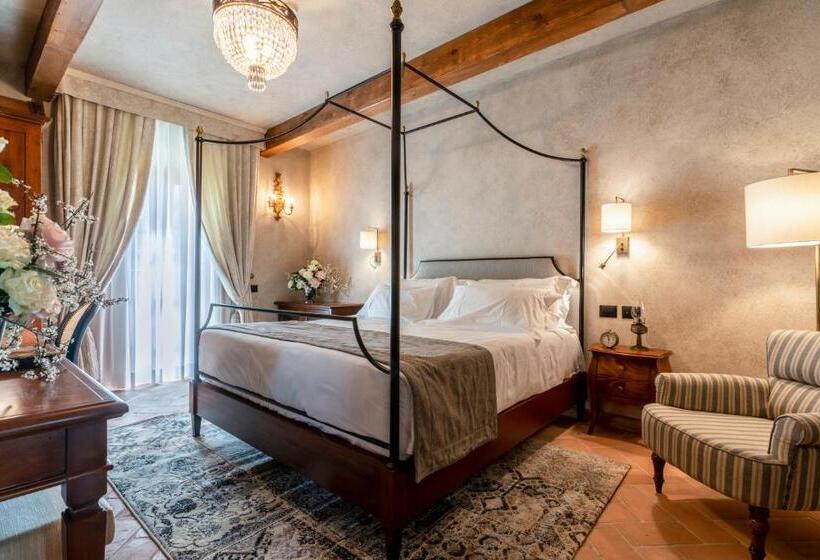 سوییت جونیور با چشمانداز استخر, Villa Petriolo