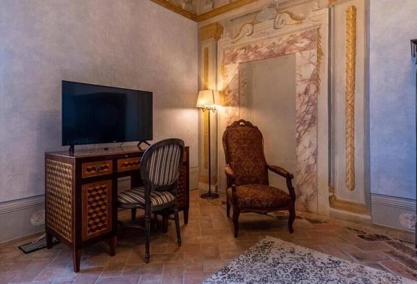 سوییت سوپریور, Villa Petriolo
