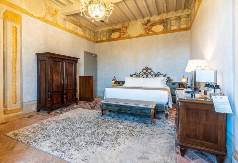 سوییت سوپریور, Villa Petriolo