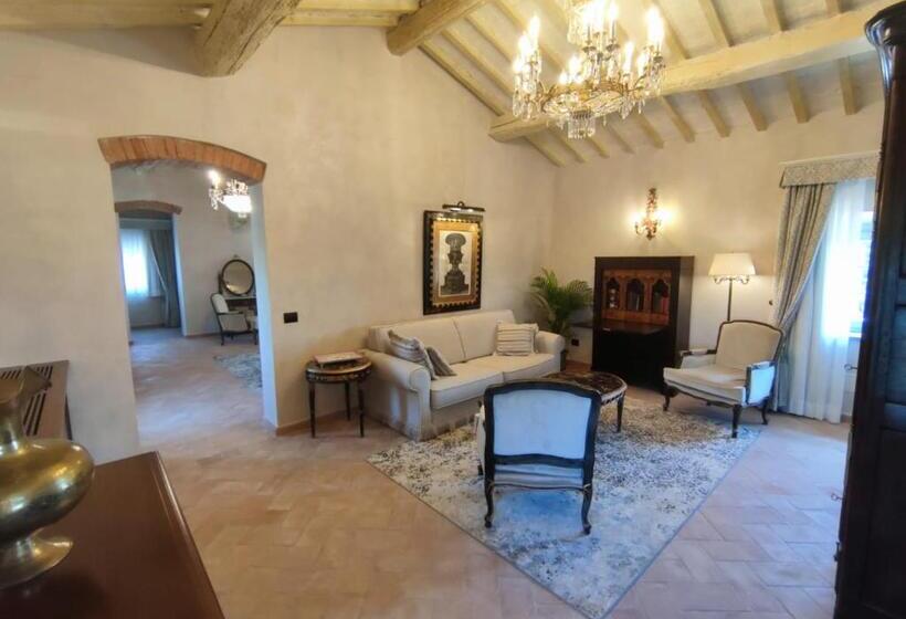 سوئیت پرزیدنت, Villa Petriolo