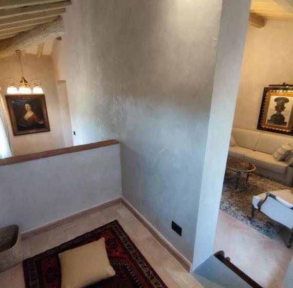 سوئیت پرزیدنت, Villa Petriolo