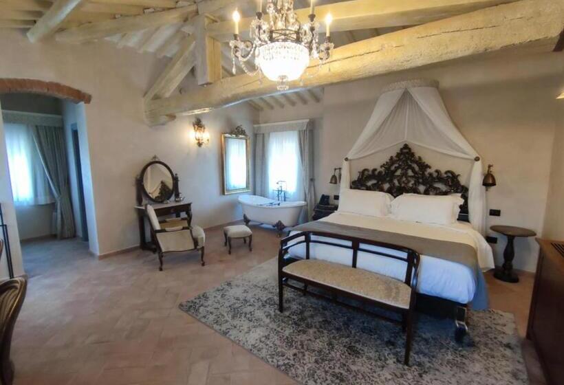 سوئیت پرزیدنت, Villa Petriolo