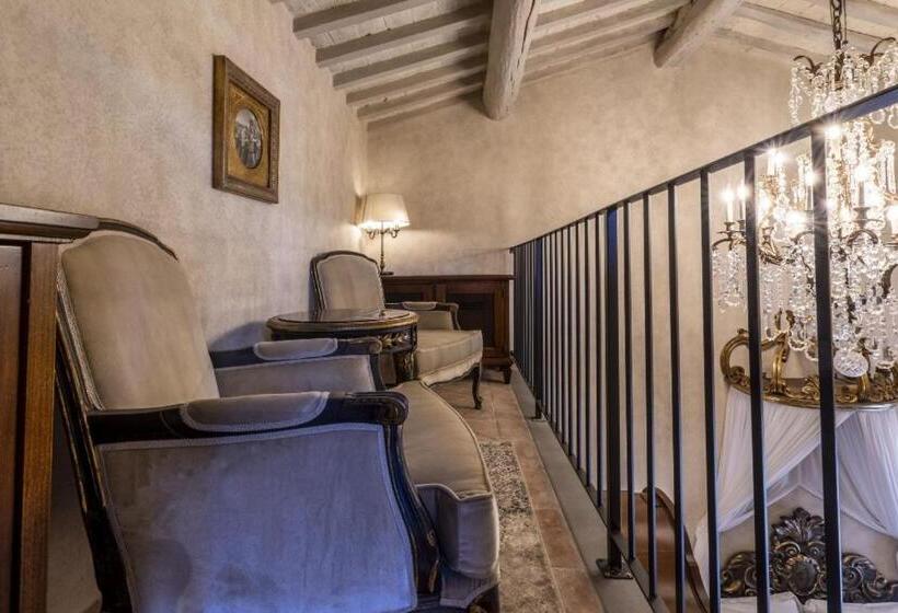 سوییت دوبلکس, Villa Petriolo