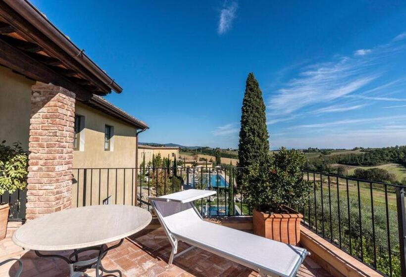 Suite with Terrace, Villa Petriolo