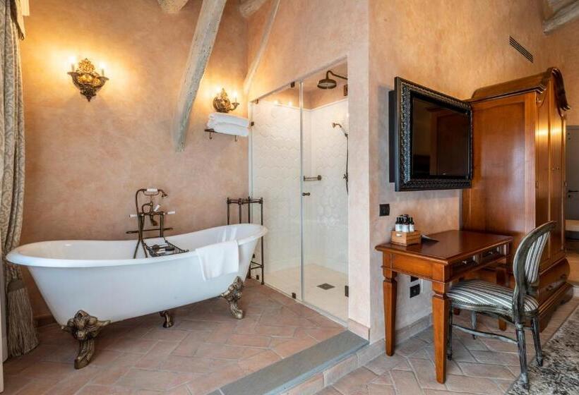 Suite with Terrace, Villa Petriolo