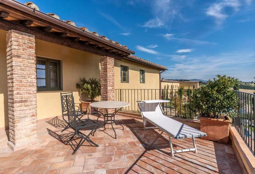 Suite with Terrace, Villa Petriolo